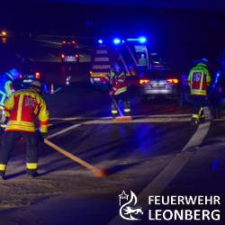 Auslaufende Betriebsstoffe nach Verkehrsunfall